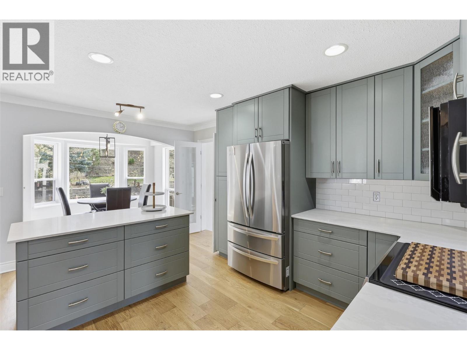 4948 Woodland Court - 10