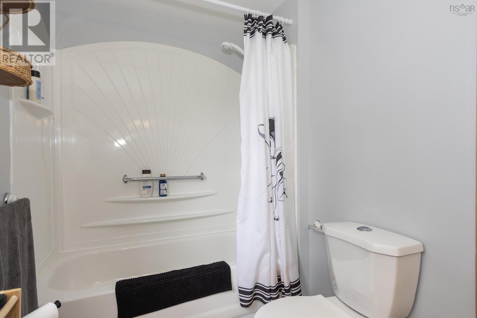 Property 19 of 28 of 429 Willow Street