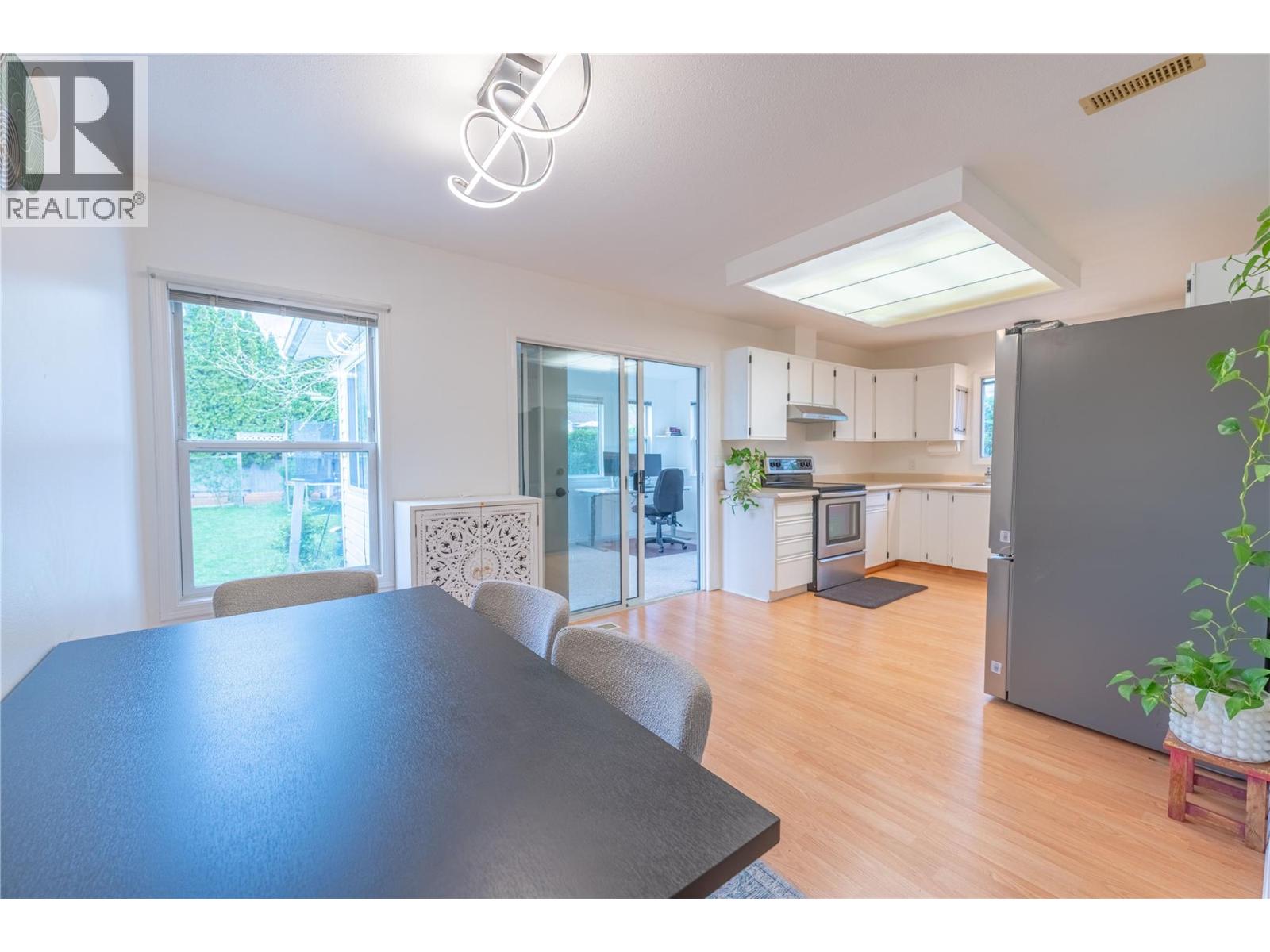 151 Molnar Road - 21