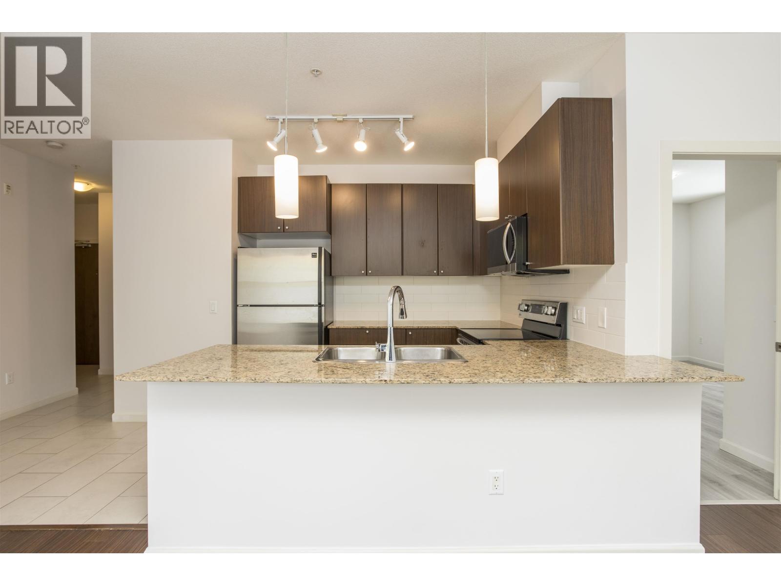 116 2477 KELLY AVENUE, Port Coquitlam