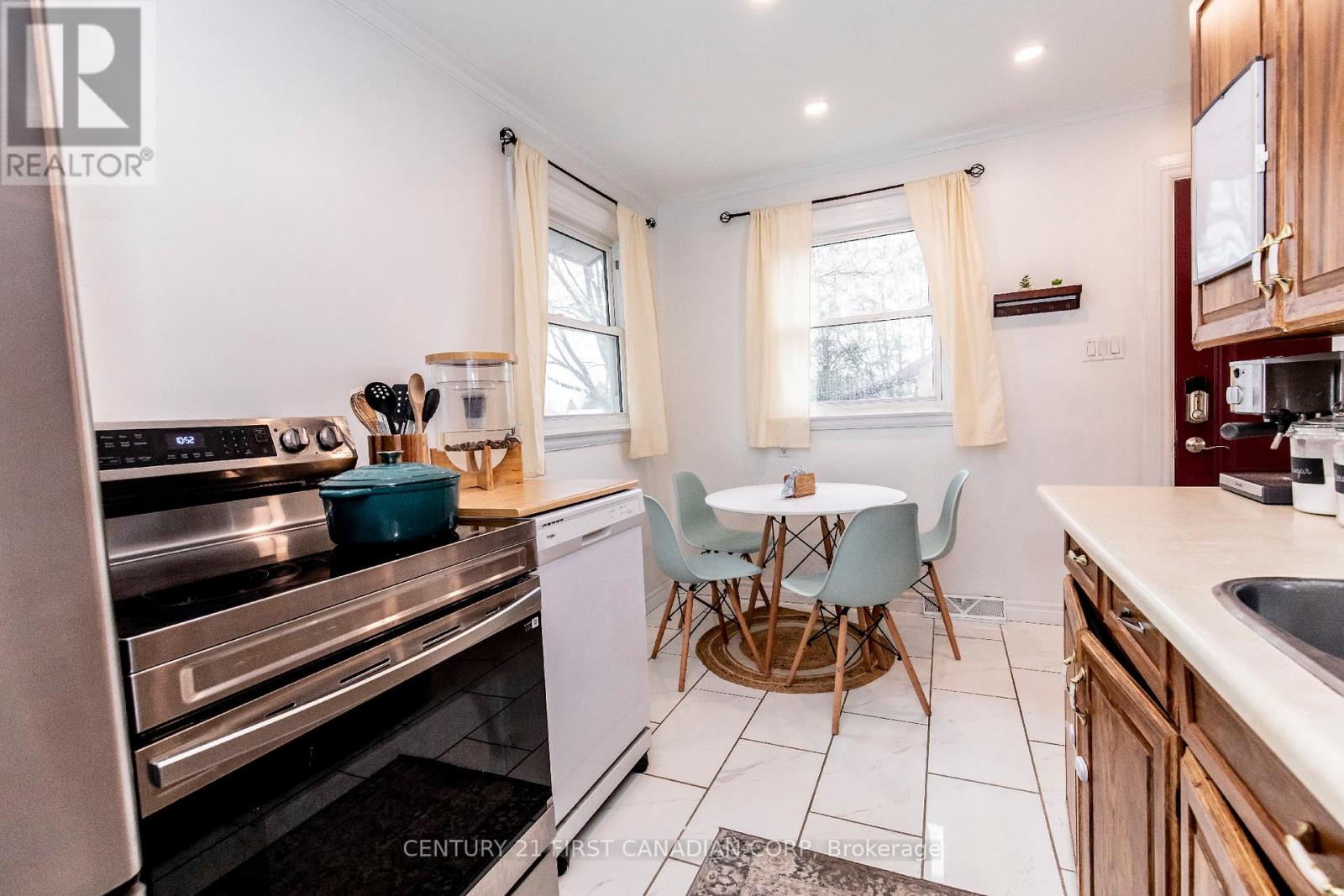 232 QUEEN STREET — photo 20