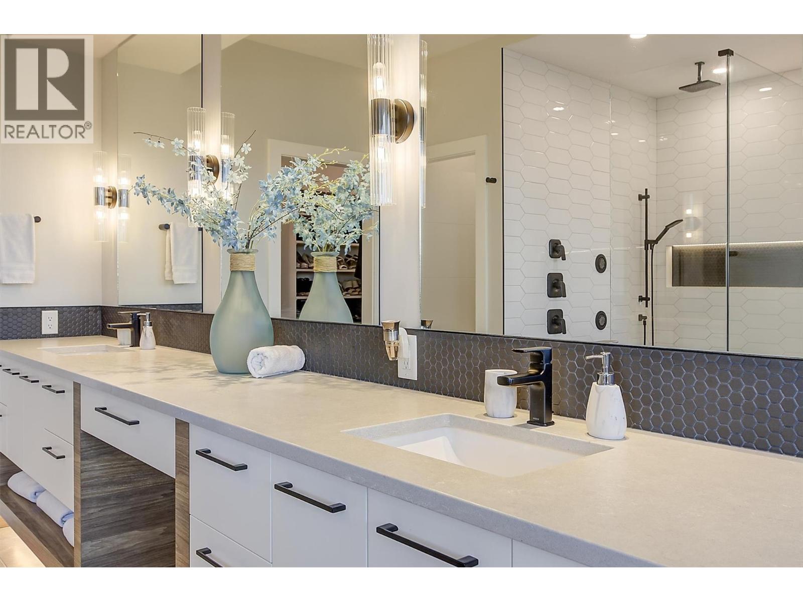  5442 Upper Mission Drive, Kelowna