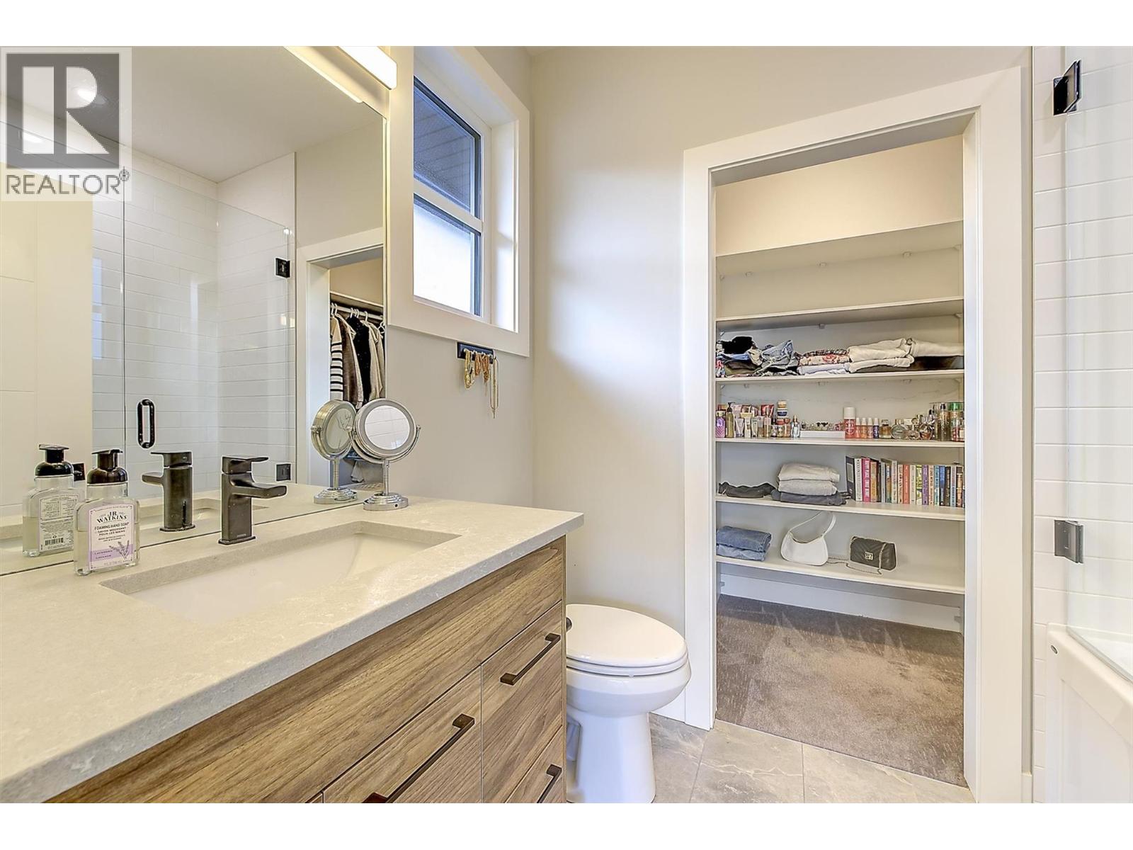  5442 Upper Mission Drive, Kelowna