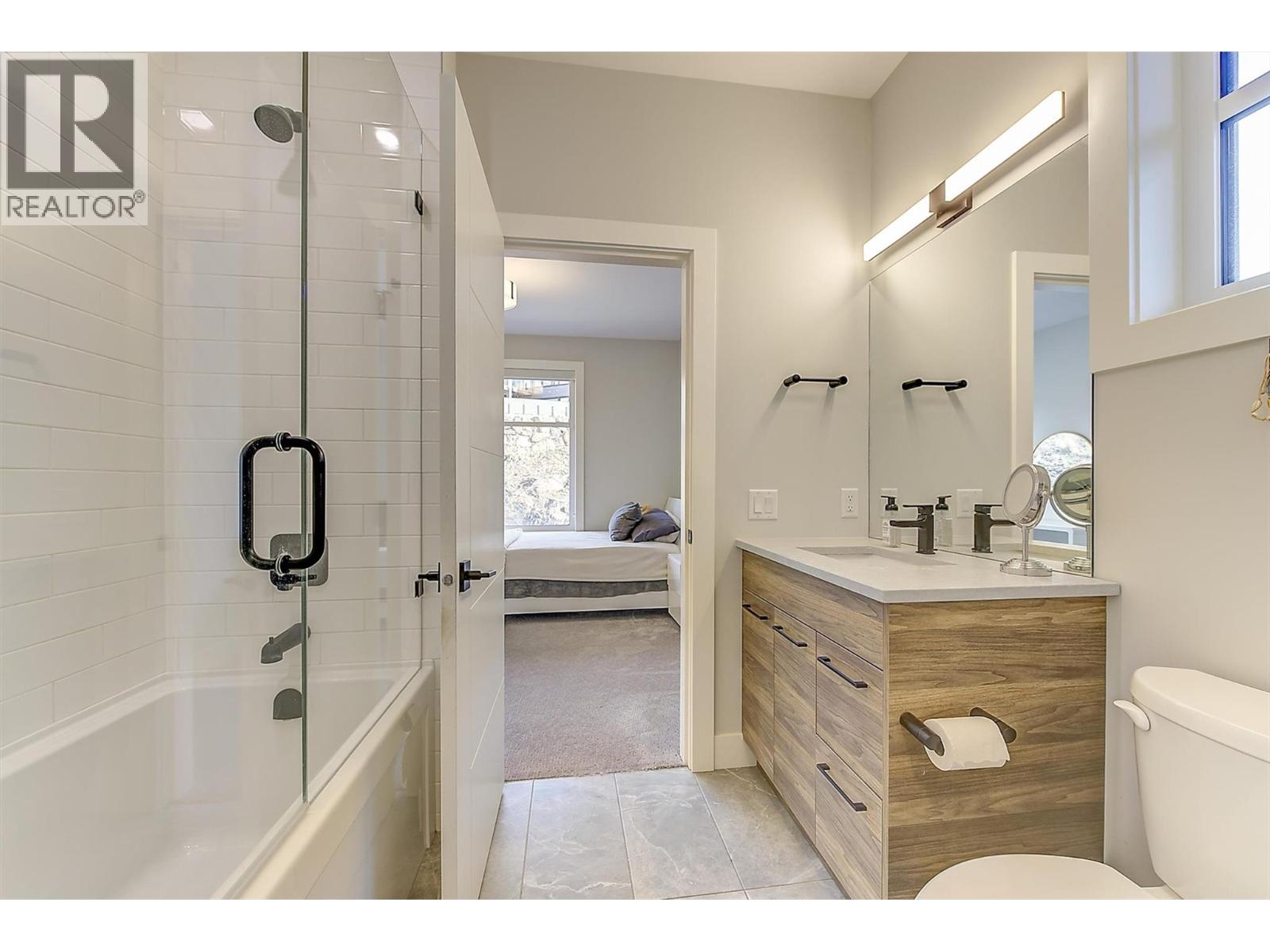  5442 Upper Mission Drive, Kelowna