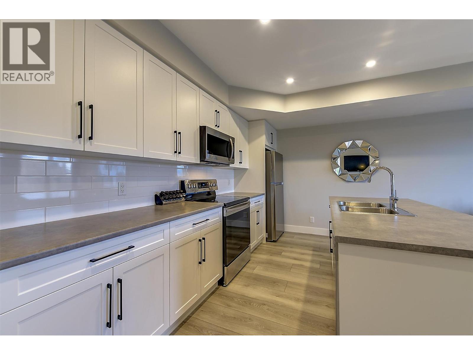  5442 Upper Mission Drive, Kelowna