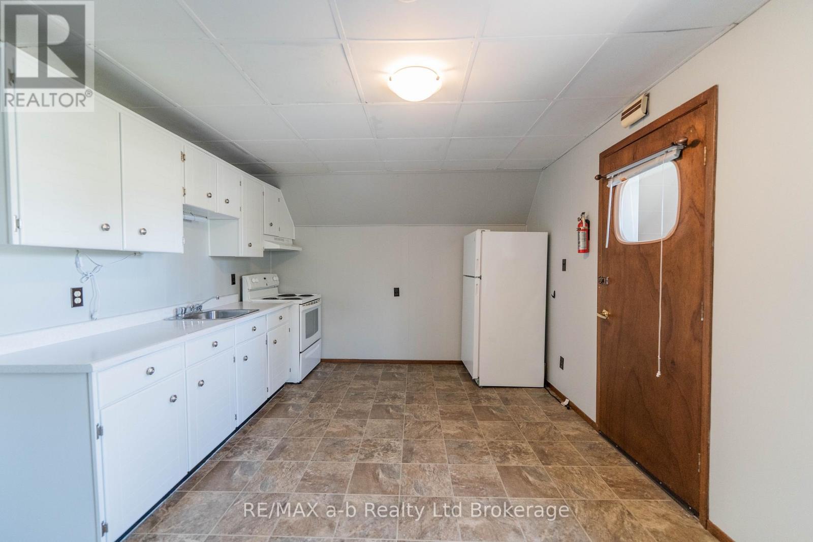1-bedroom home for sale at UNIT A - 10 MCKENZIE STREET, Tillsonburg ON · photo 4 of 15