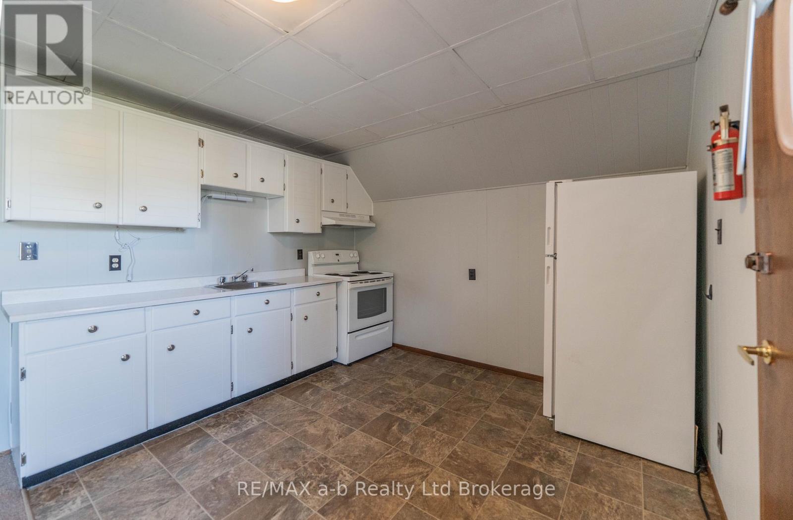 1-bedroom home for sale at UNIT A - 10 MCKENZIE STREET, Tillsonburg ON · photo 5 of 15