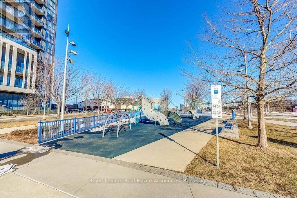 #209 15 ZORRA STREET - 29