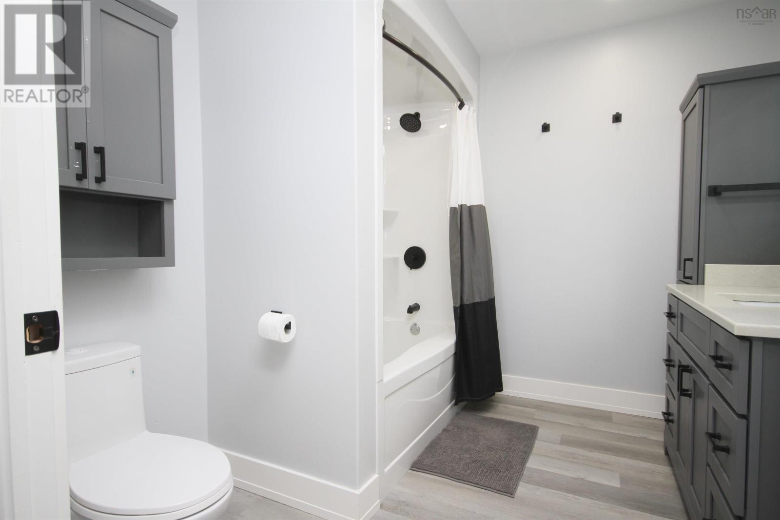 Property 28 of 44 of 2712 High Road Road