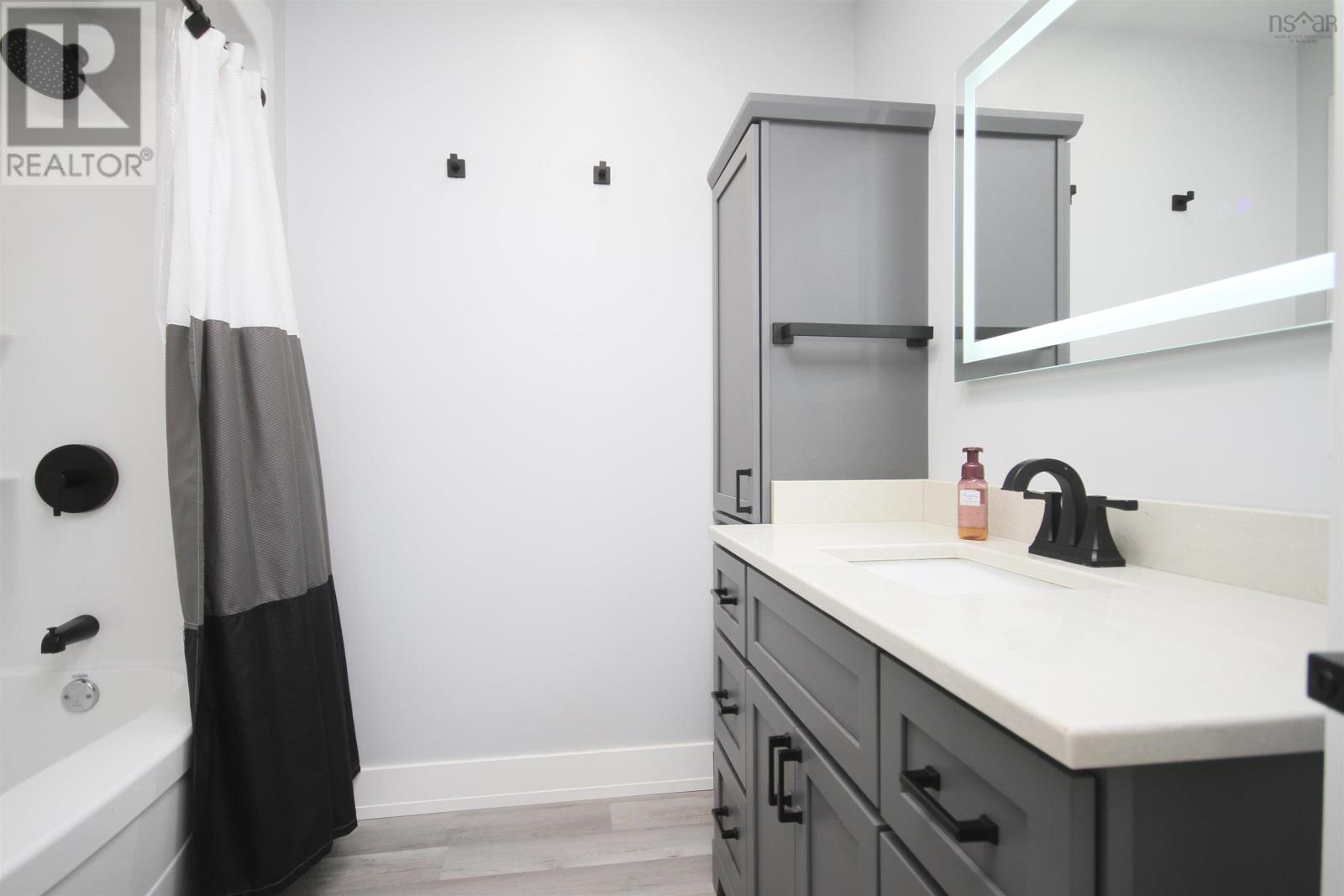 Property 29 of 44 of 2712 High Road Road