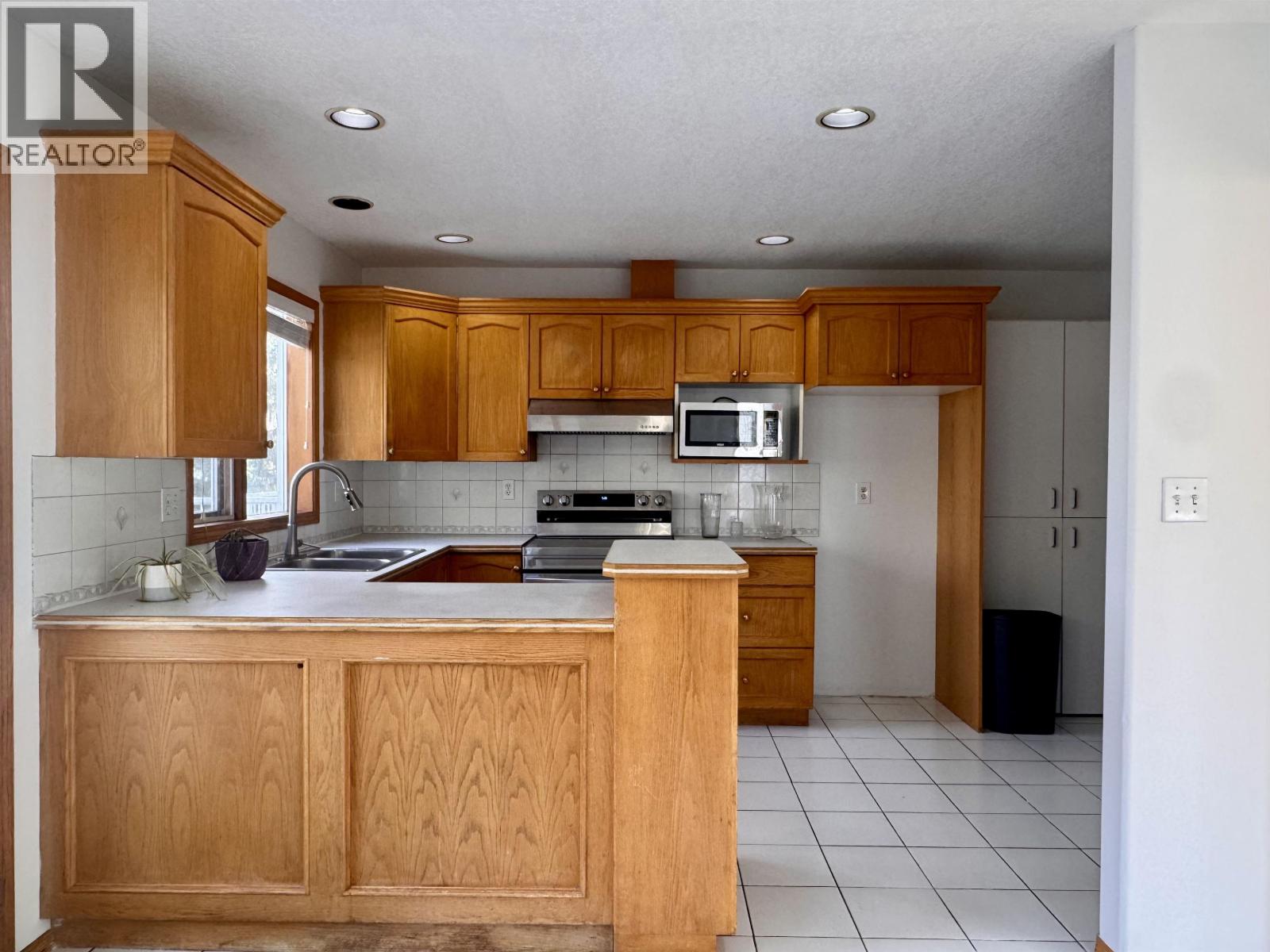 Photo 9 of 20 — 4412 BAKER ROAD · Prince George, BC