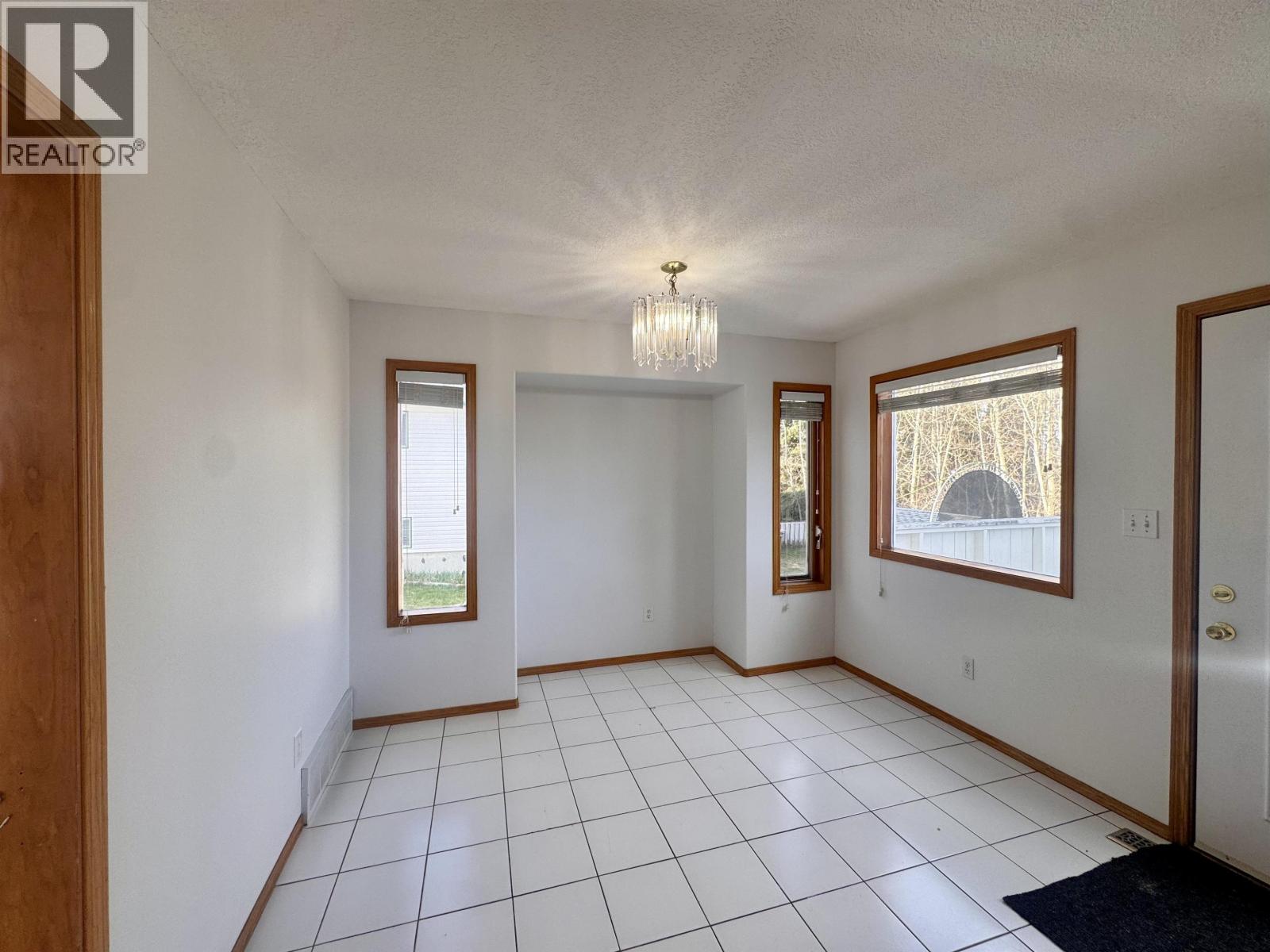 Photo 10 of 20 — 4412 BAKER ROAD · Prince George, BC