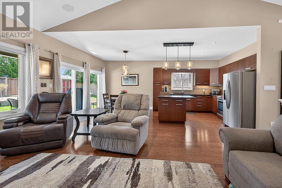 19 LAMPMAN DRIVE - 10