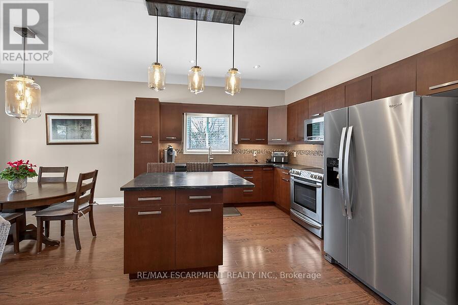 19 LAMPMAN DRIVE - 11