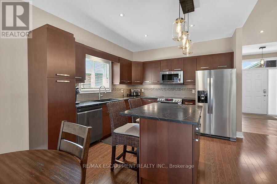 19 LAMPMAN DRIVE - 15