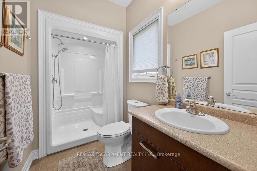 19 LAMPMAN DRIVE - 17
