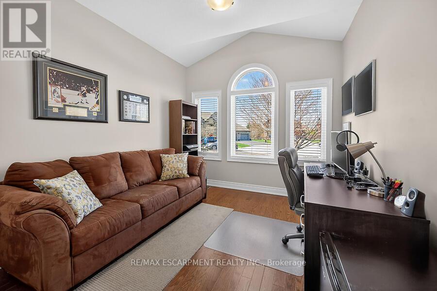19 LAMPMAN DRIVE - 19