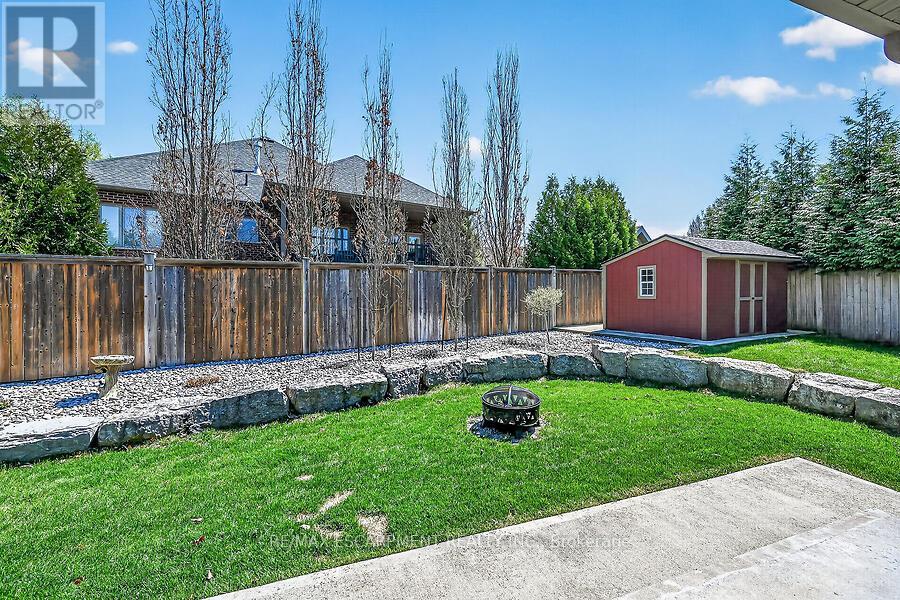 19 LAMPMAN DRIVE - 41