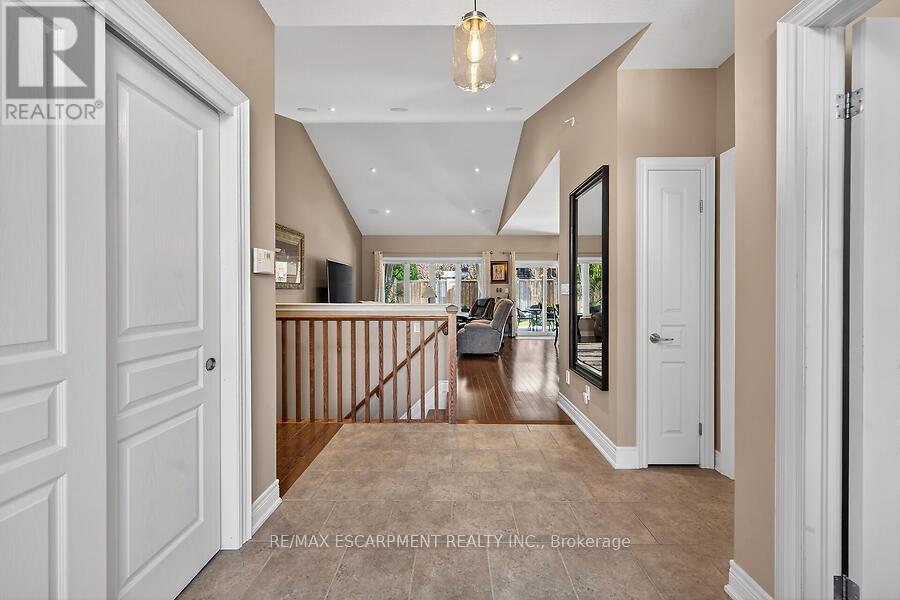 19 LAMPMAN DRIVE - 5