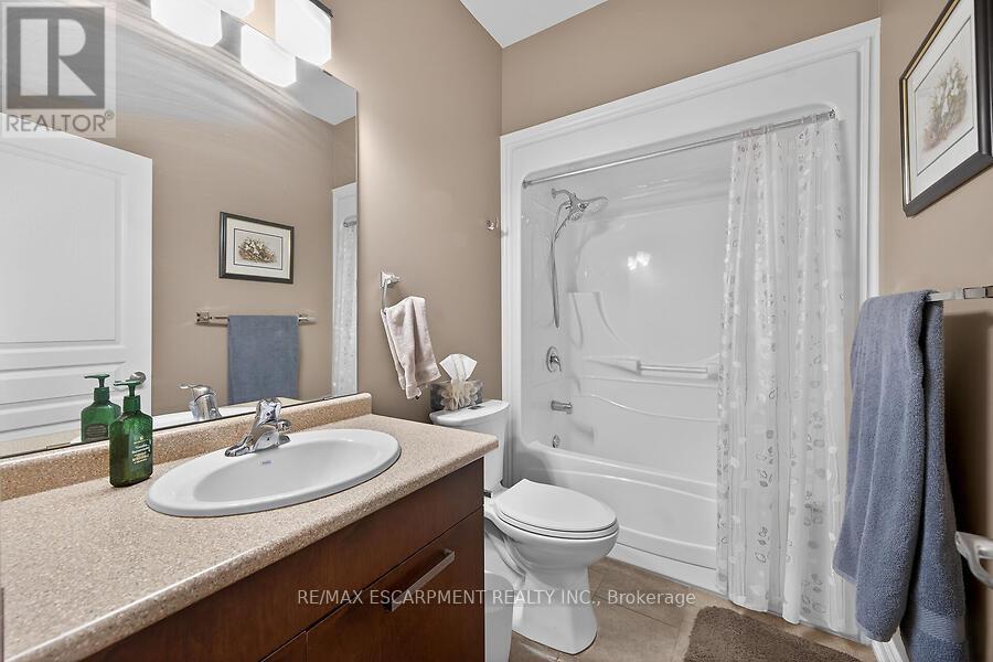 19 LAMPMAN DRIVE - 7