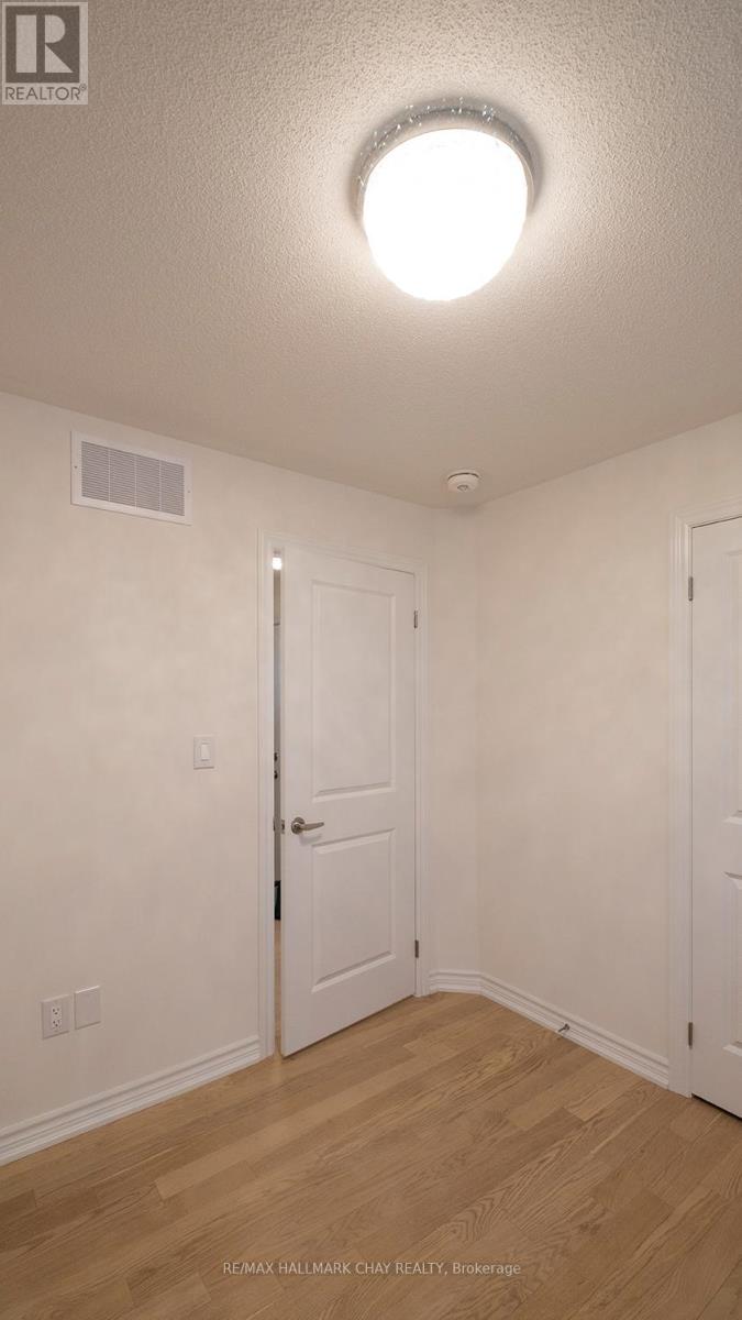 64 HILLCROFT WAY - 19