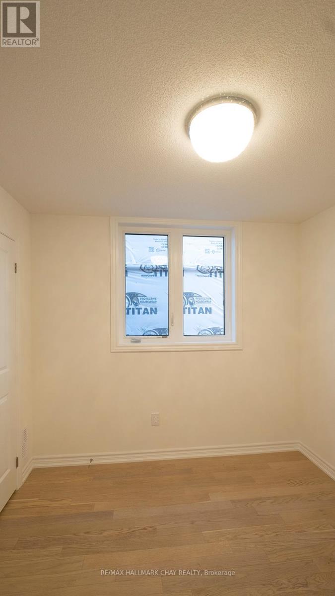 64 HILLCROFT WAY - 21