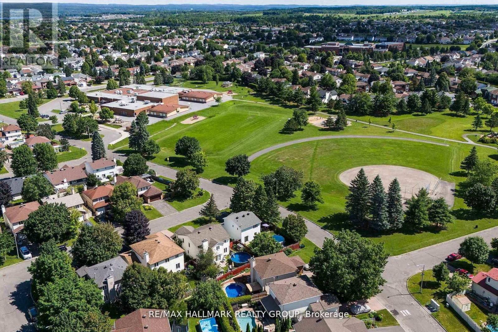 641 WILKIE DRIVE - 27