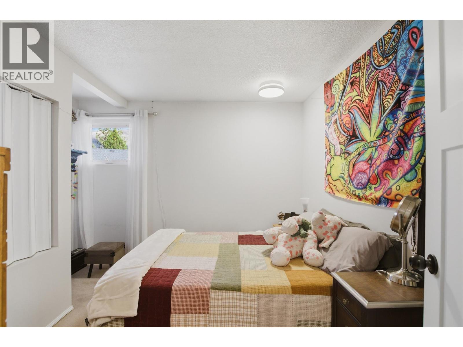 621 Lyne Road - 21