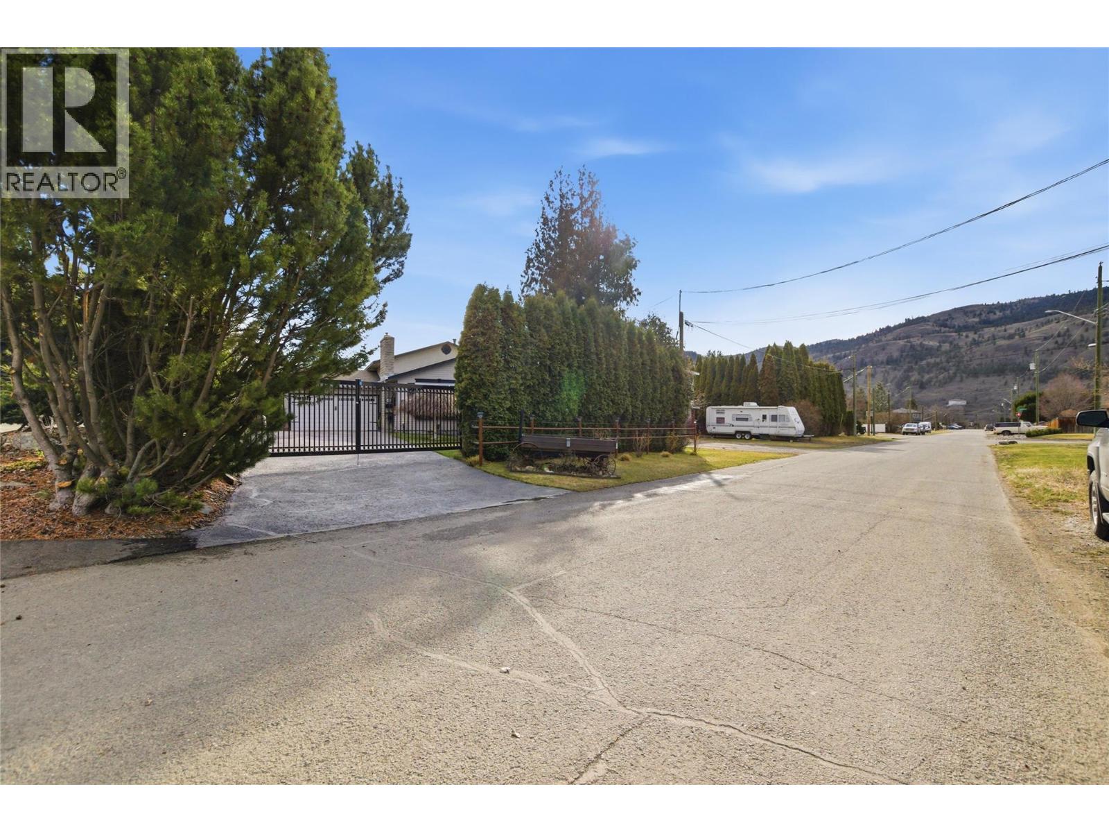 621 Lyne Road - 53