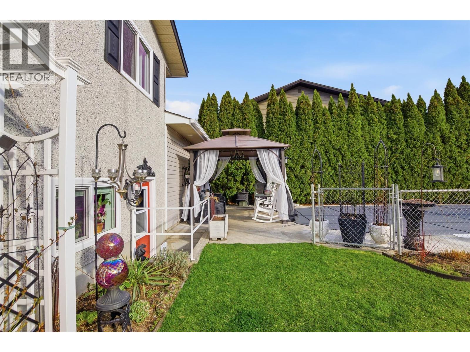 621 Lyne Road - 47