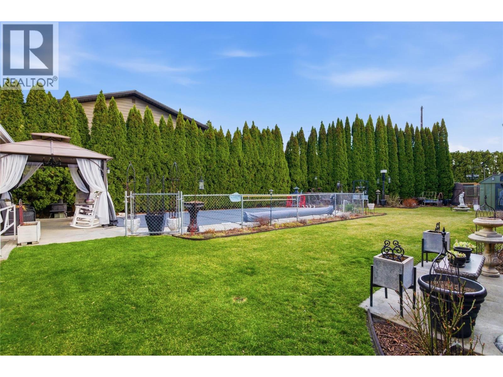 621 Lyne Road - 50