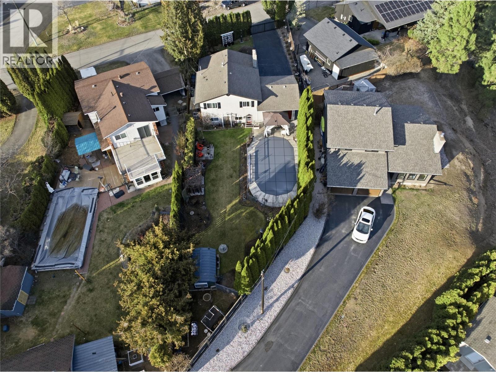 621 Lyne Road - 64