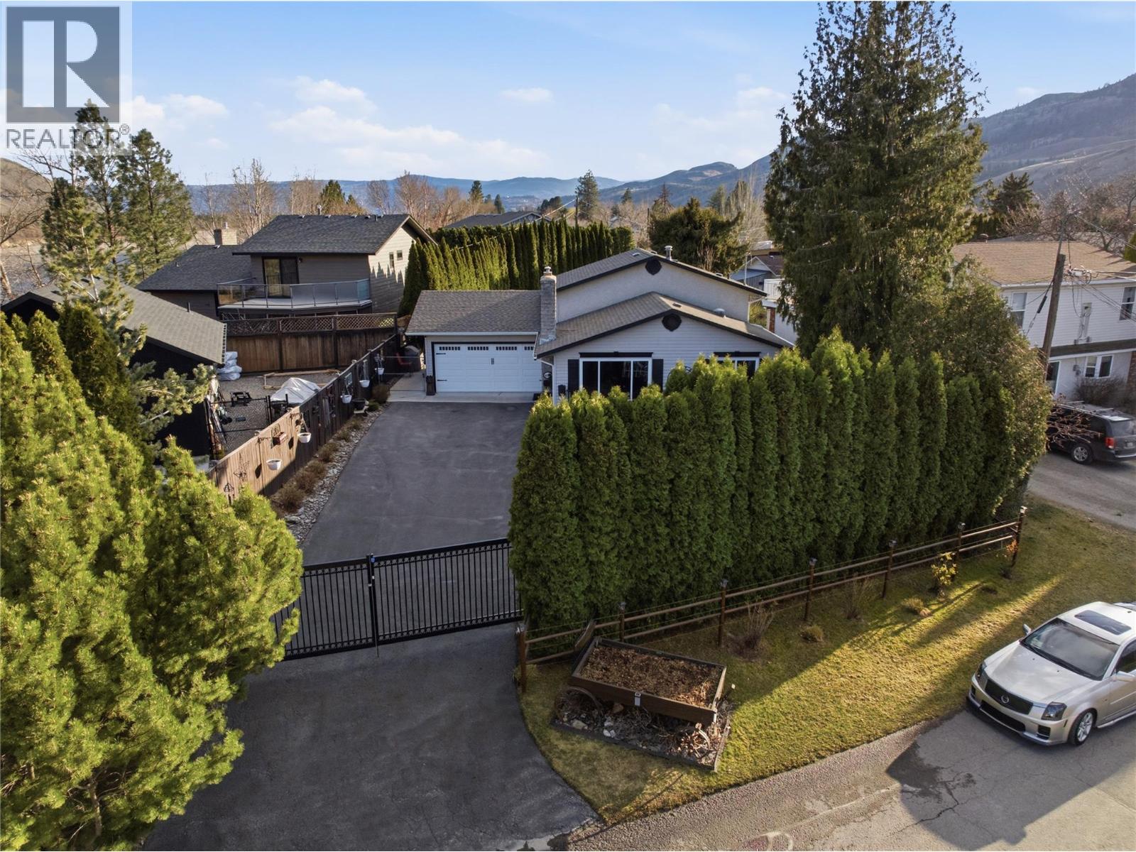 621 Lyne Road - 66
