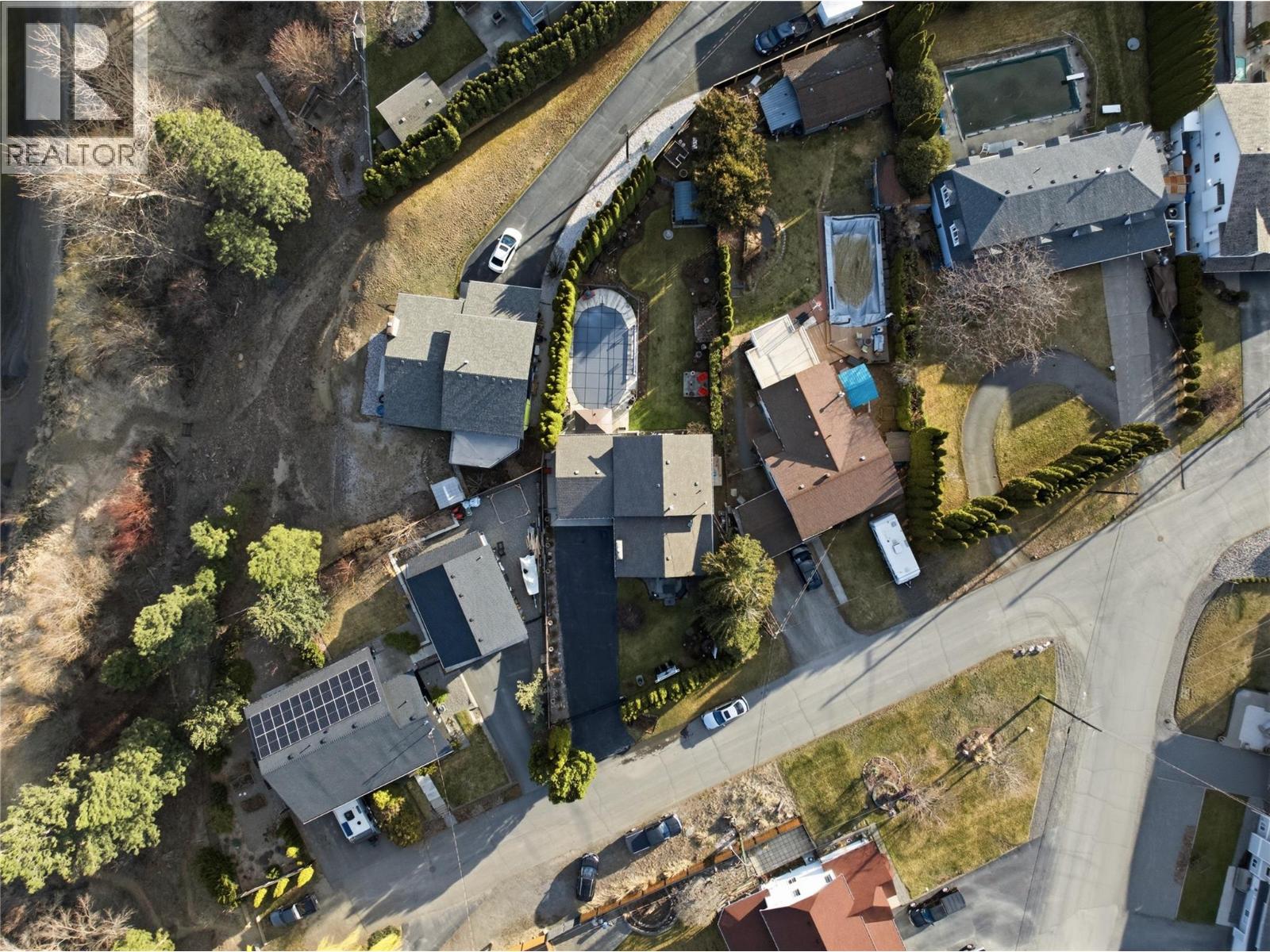 621 Lyne Road - 65
