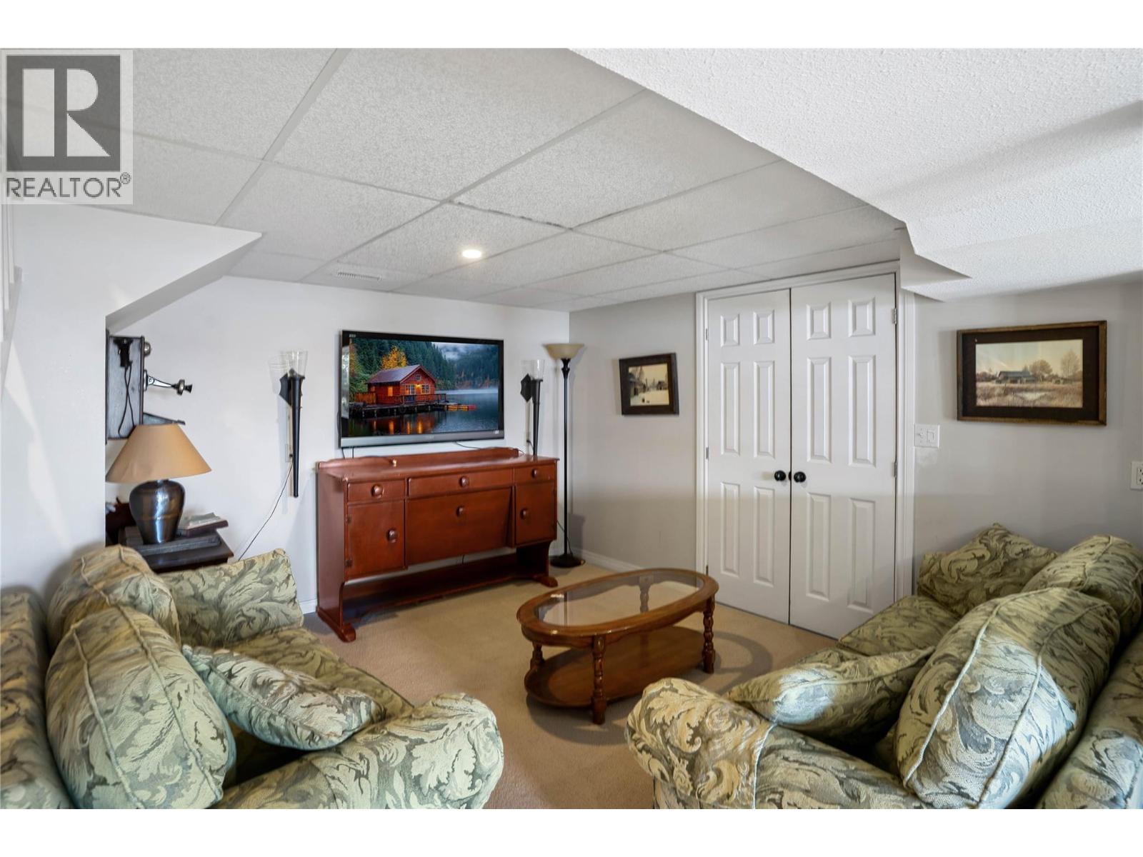 1988 Dewdney Road, Kelowna