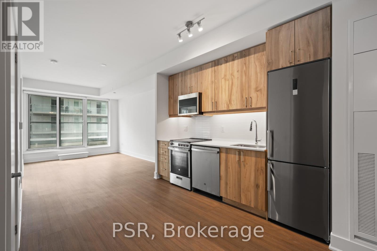 710 - 195 DEERFIELD ROAD