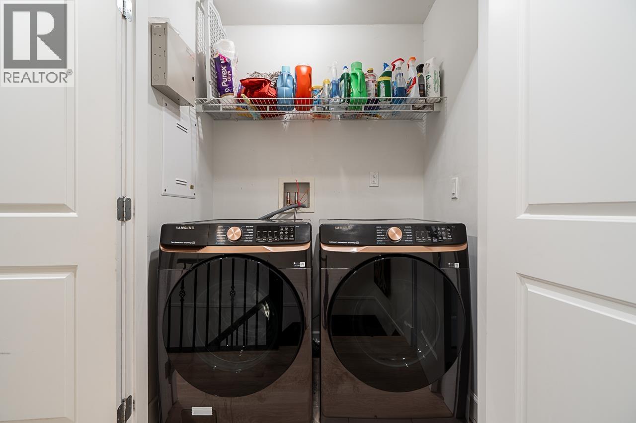 359 E 13TH STREET, North Vancouver