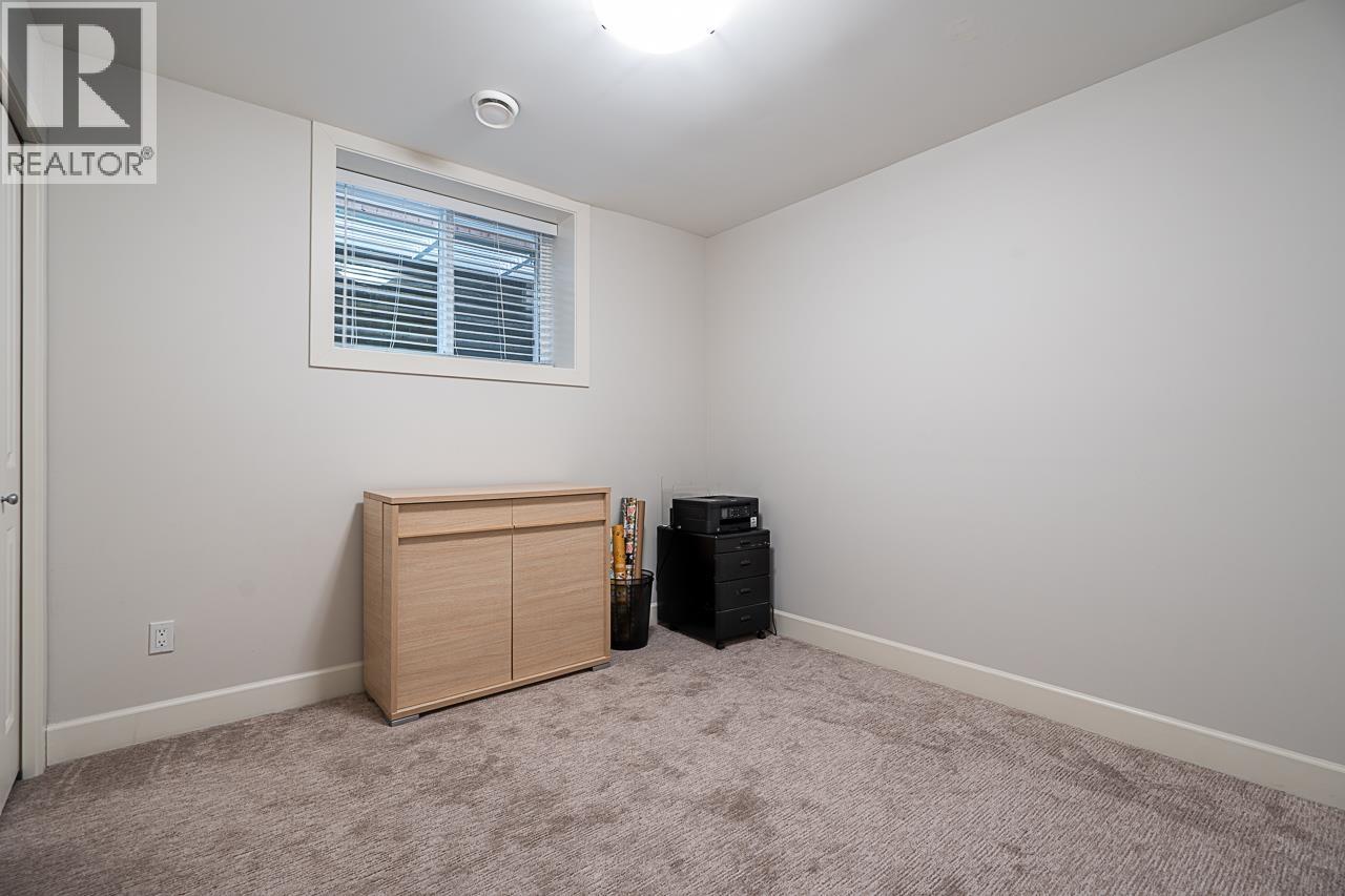 359 E 13TH STREET, North Vancouver