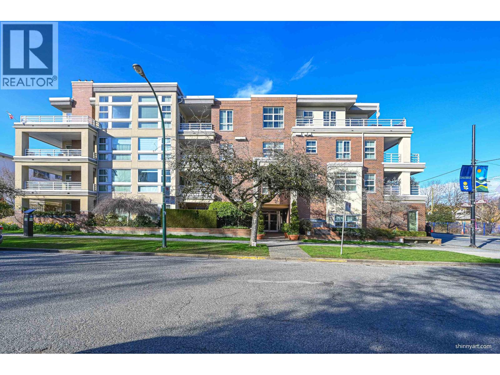 201 2105 W 42ND AVENUE