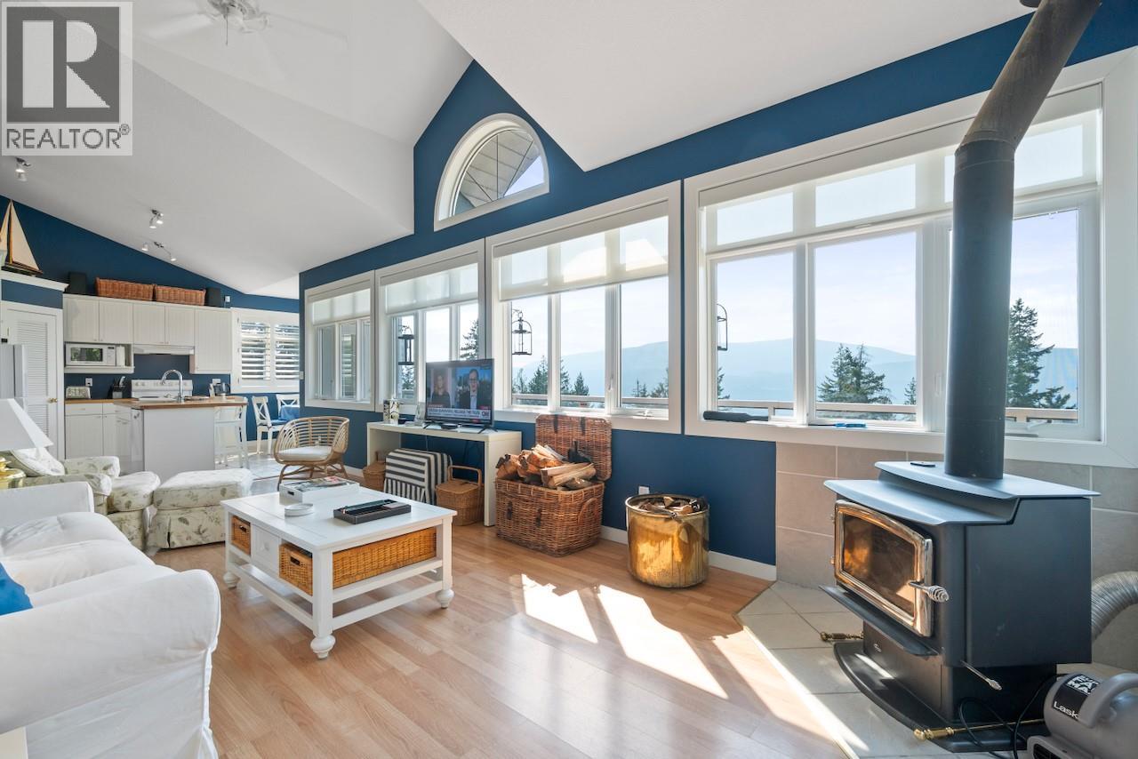 7660 Lichen Road - 9