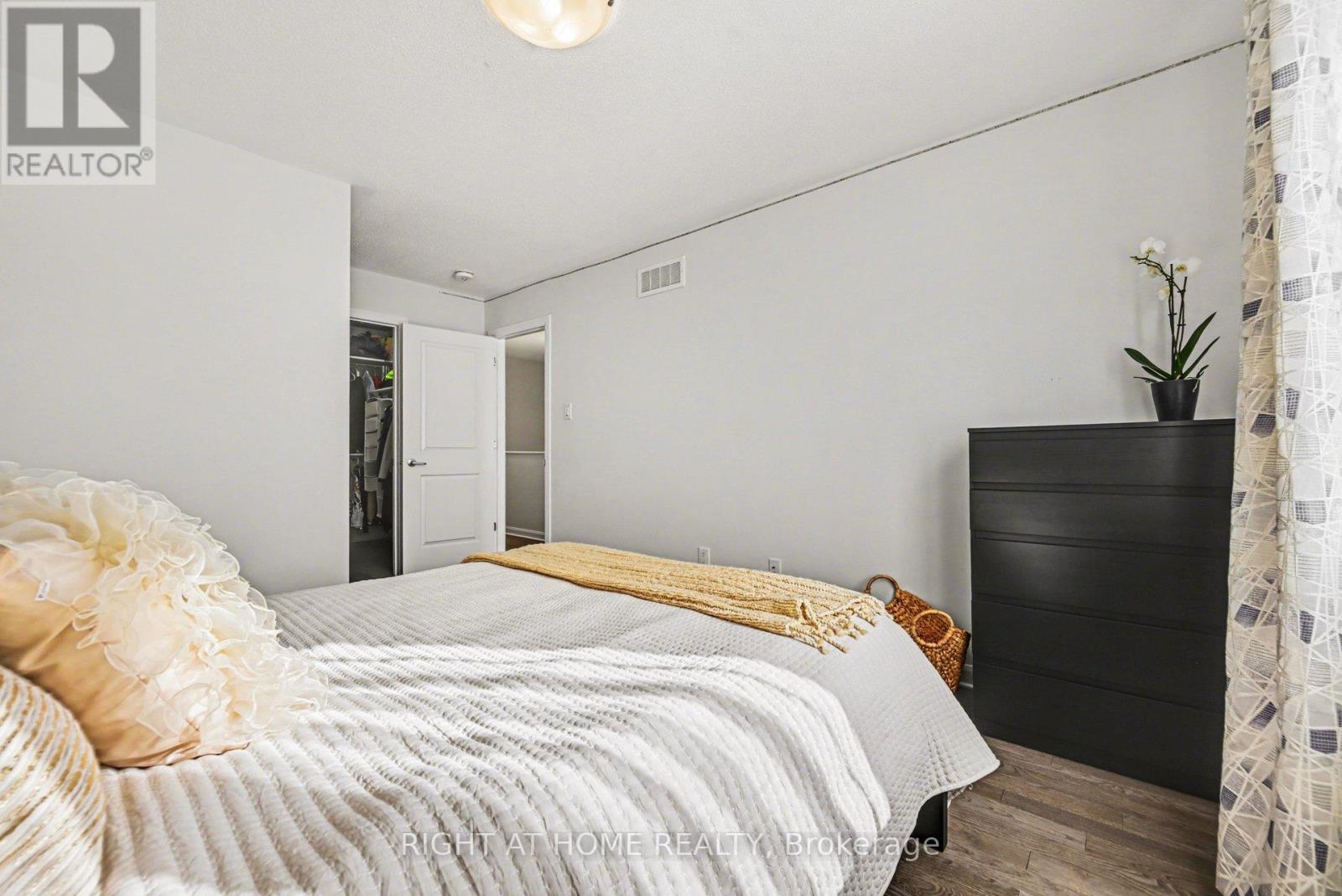 112 ATTWELL PRIVATE - 12
