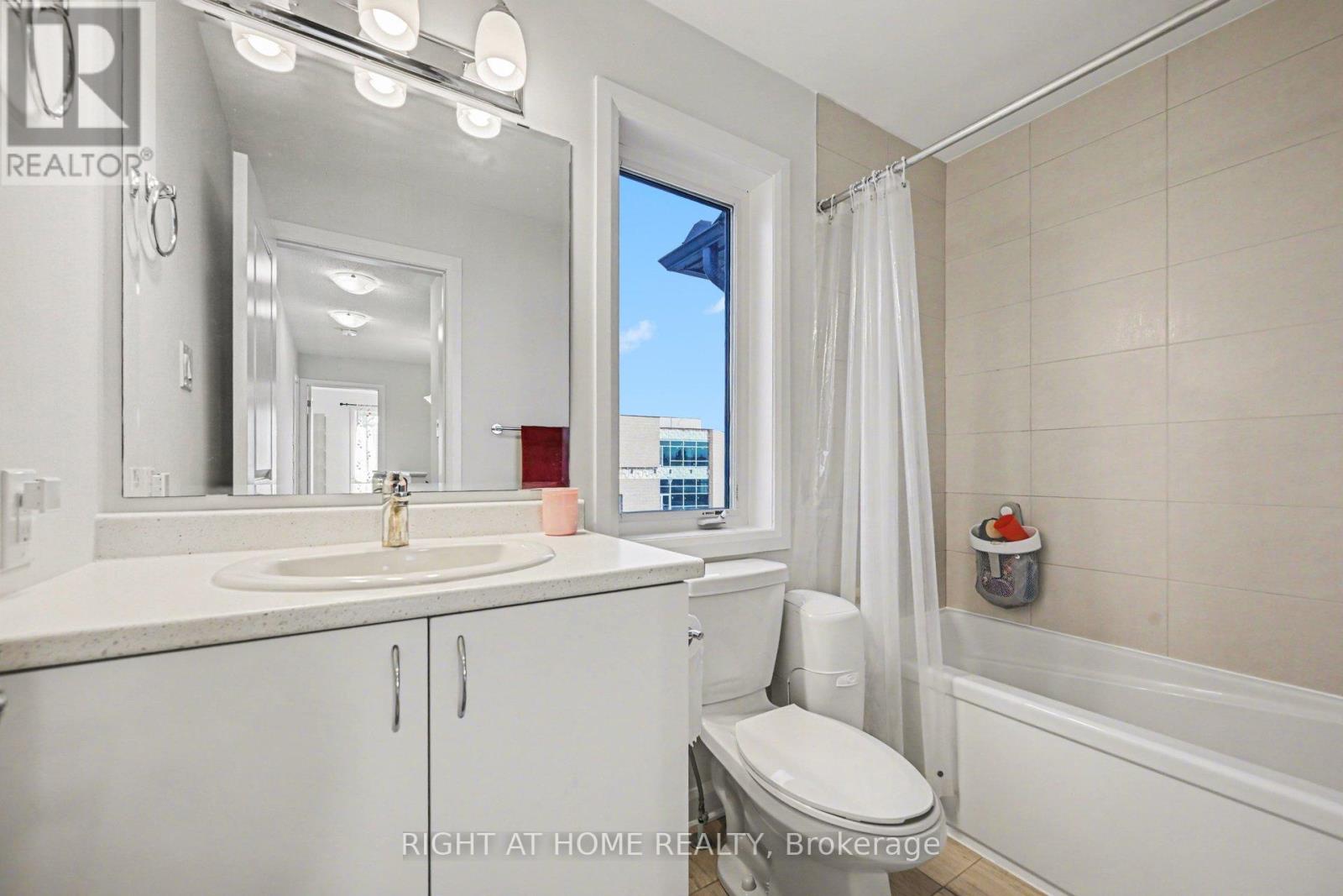112 ATTWELL PRIVATE - 18