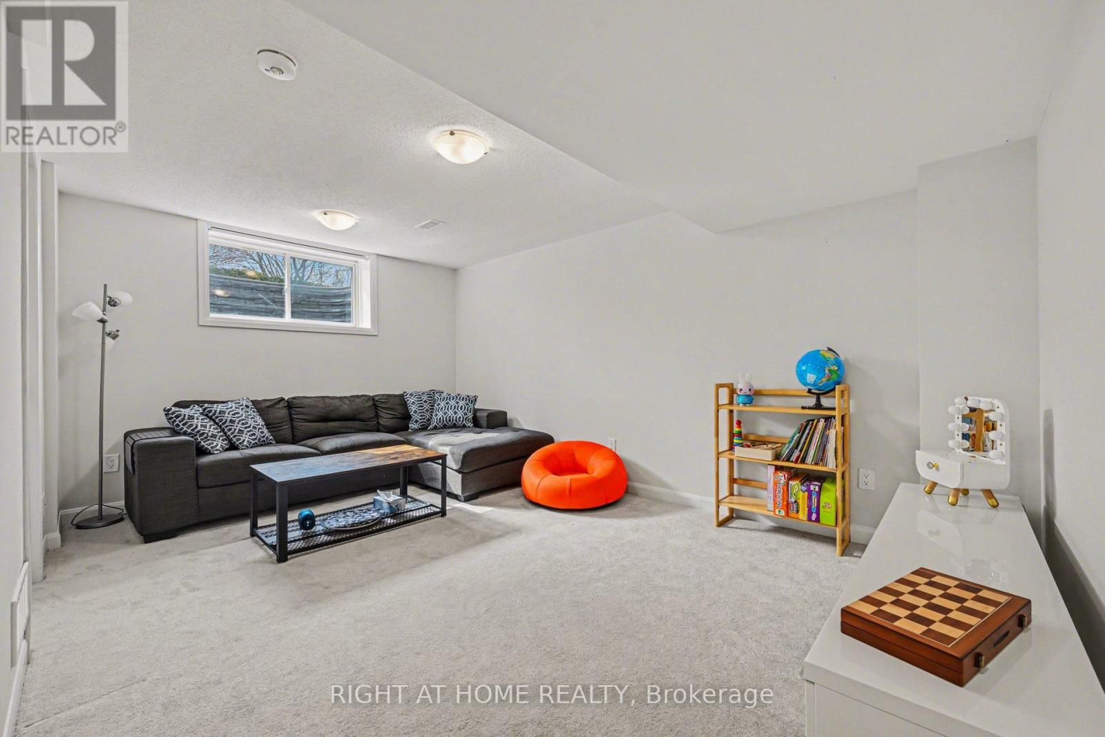 112 ATTWELL PRIVATE - 19