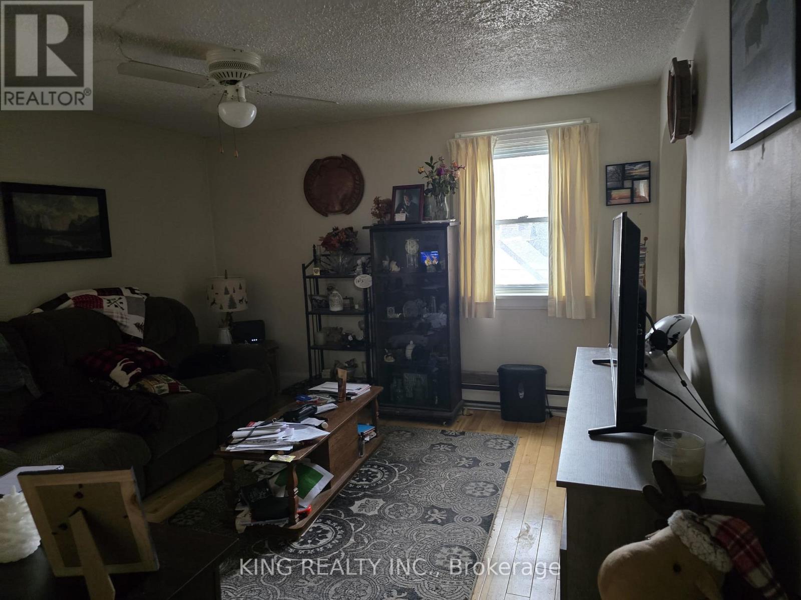 ST - 348/350 ARTHUR STREET — photo 37