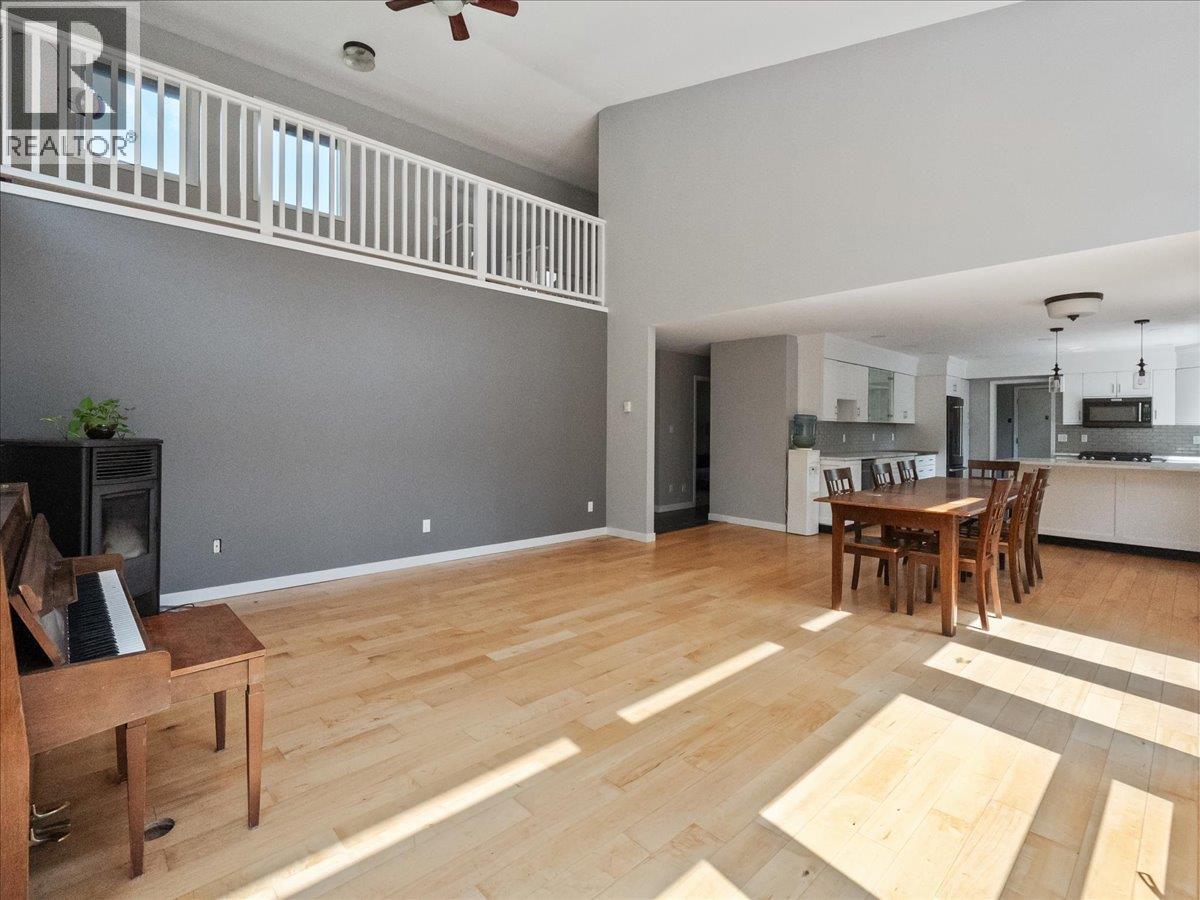 6172 SLOCAN RIVER Road - 22