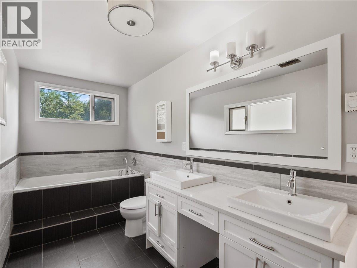 6172 SLOCAN RIVER Road - 44