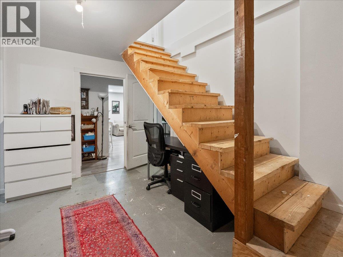 6172 SLOCAN RIVER Road - 49