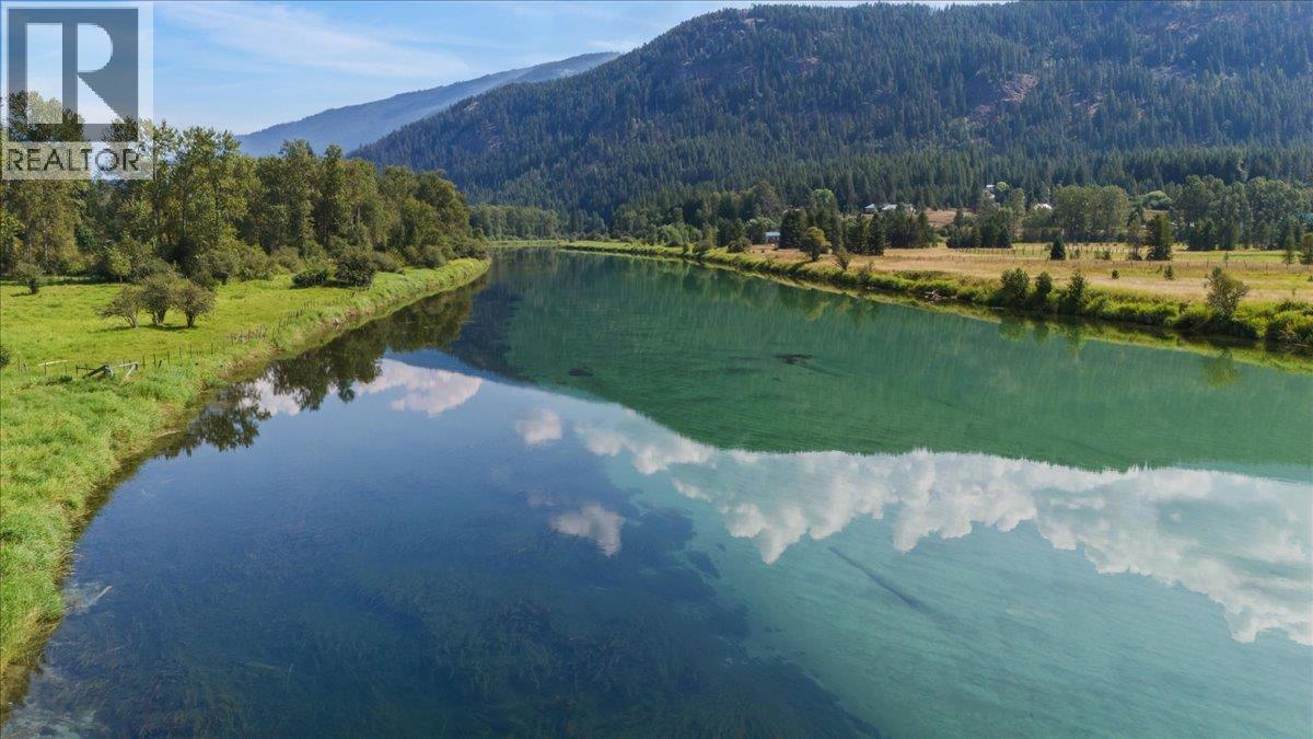 6172 SLOCAN RIVER Road - 70