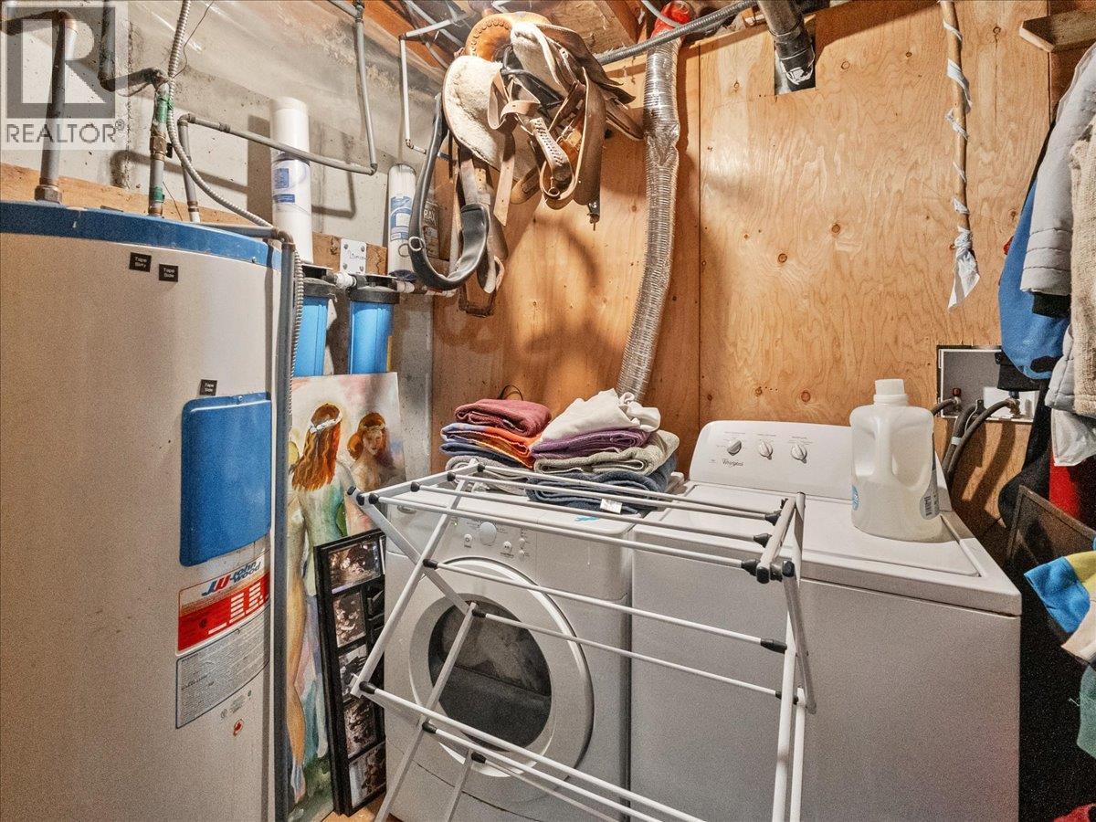 6172 SLOCAN RIVER Road - 67