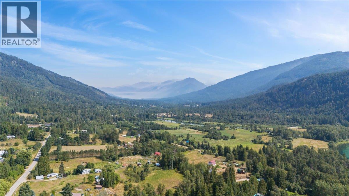 6172 SLOCAN RIVER Road - 73
